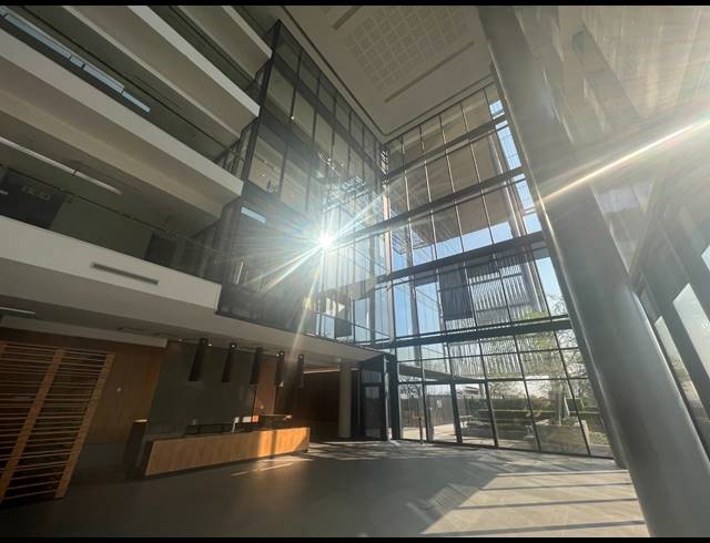 1,555M² OFFICE TO LET IN ROSEBANK
